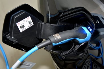 Ladekabel an Elektroauto. Foto: Thomas Weinstock/Kreis Soest