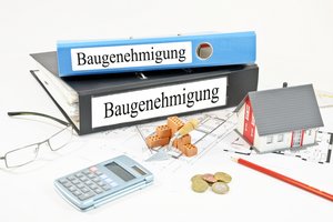 Aktenordner mit Aufdruck Baugenehmigung. Foto: © Marco2811 - Fotolia.com