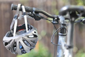 Fahrradhelm. Foto: © jörn buchheim - Fotolia.com
