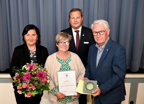 Elke Strüwer, Ense