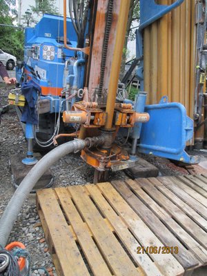 Bohrgerät bei der Arbeit. Foto: Markus Steiger/ Kreis Soest Bohrgerät bei der Arbeit, um später eine Wärmepumpe einsetzen zu können. Foto: Markus Steiger/ Kreis Soest