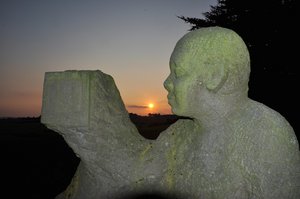 Sandsteinskulptur auf der Haar des Soester Künstlers Stephen Lawson. Foto: Erhard Behrens - Fotowettbewerb Kreis Soest