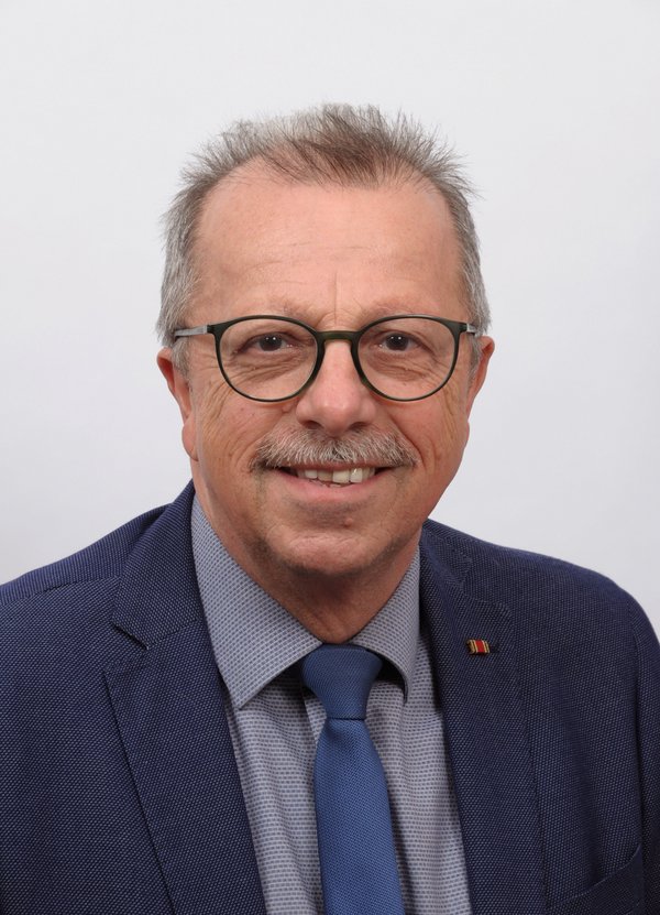 Vortragender Emil Müller