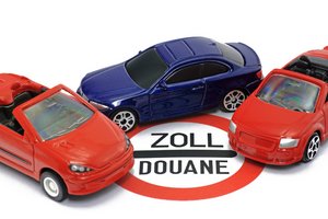 Auto am Zoll. Foto: © Schlierner - Fotolia.com