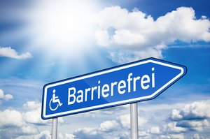 Wegweiser "Barrierefrei". Foto: © m.schuckart - Fotolia.com