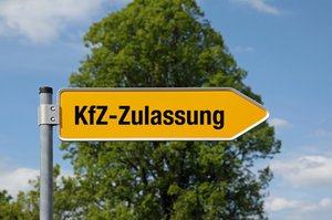 Pfeil KfZ-Zulassung. Foto: © Daniel Ernst - Fotolia.com