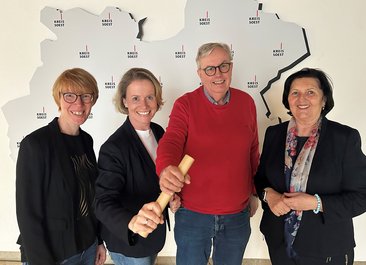 Staffelstab übergeben