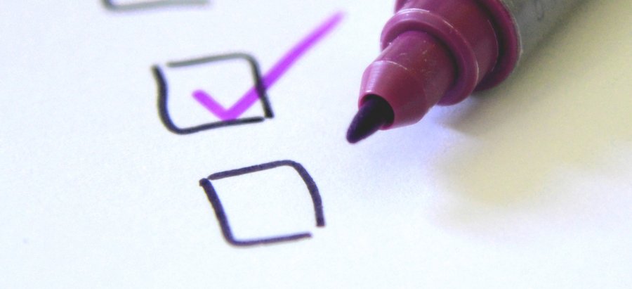 Checkliste mit angehakten Checkboxen. Foto: Judith Wedderwille/Kreis Soest
