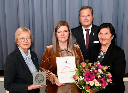 Claudia Sahan, Soest