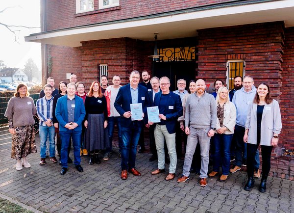 Urkunden überreicht