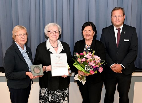 Annelise Schumacher, Soest